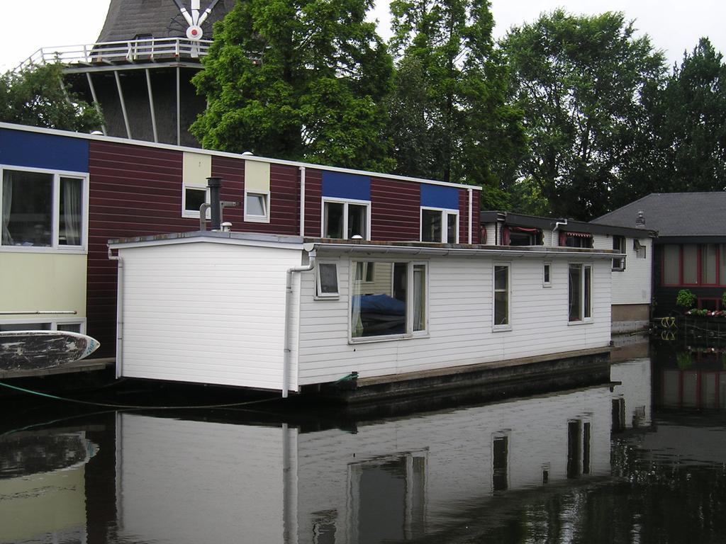 Houseboat Under The Mill Hotel Amsterdam Esterno foto